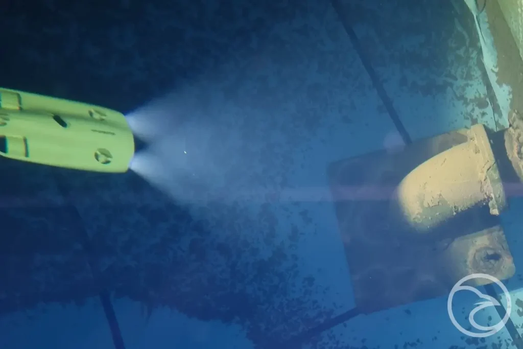 internal structure of a panel tank showing joints and panels